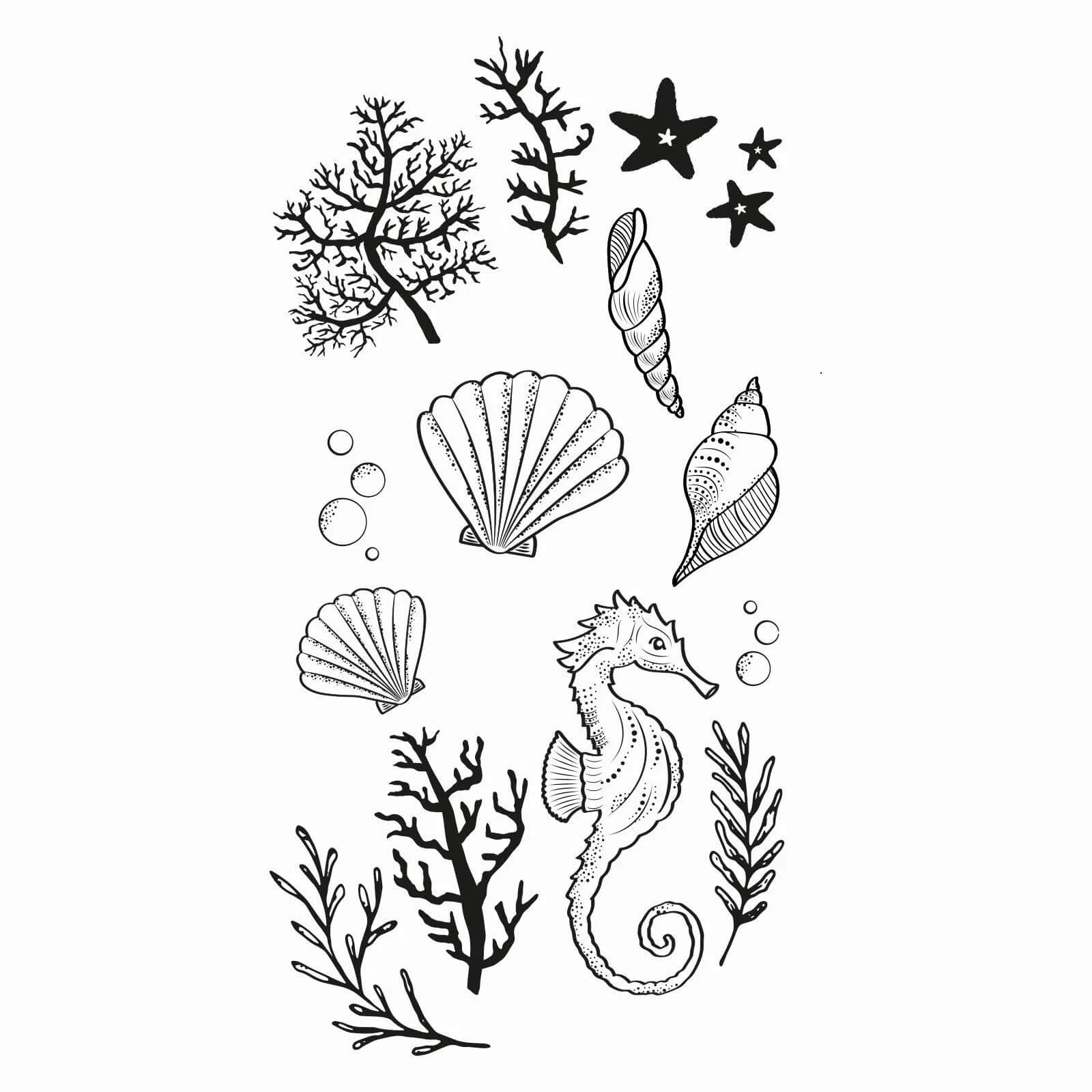 Schwarz-weiße Illustration von Meeresbewohnern - Muscheln, Seepferdchen, Seesterne, Seegras, Korallen und Blasen - ideal für das Sizzix Clear Stamp Set Ocean Elements 15pcs (666669) von Sizzix. Perfekt für Stempelprojekte zum Thema Meer.