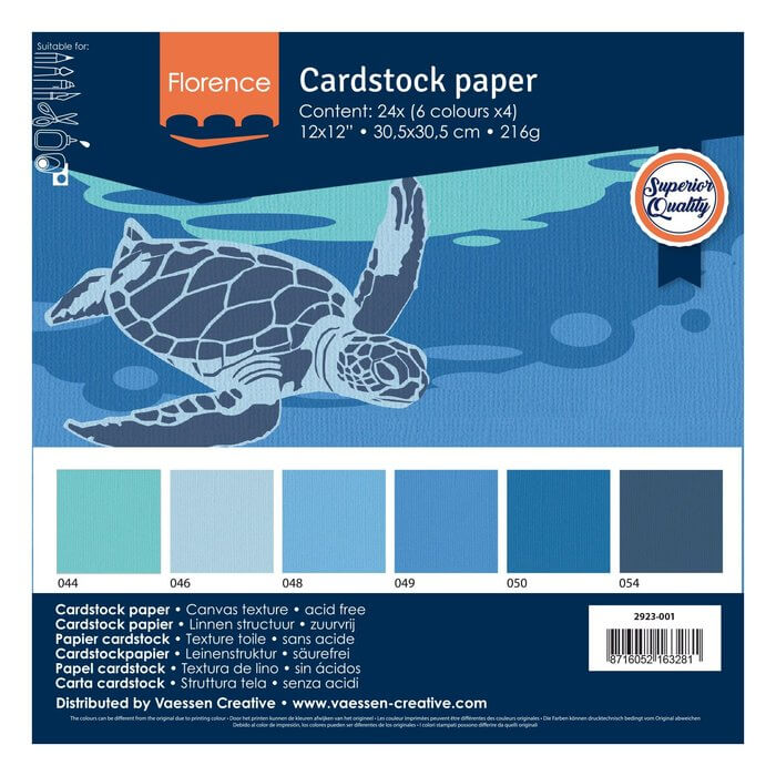 Florence Cardstock Multipack Textur 30,5x30,5cm Blau bietet sechs Blautöne und ein Schildkrötenmotiv, beschriftet mit Farbcodes und Details. Das 216 g schwere säurefreie Papier ist ideal für kreative Projekte. Marke: Florenz.