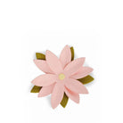 Eine flache, stilisierte rosafarbene Blume mit geschichteten Blütenblättern und grünen Blättern, von oben gesehen auf Weiß - perfekt zur Illustration von Stanzformen mit den Sizzix 661794 - Thinlits Stanzschablone schöne Blume von Sizzix in Verpackungs- und Designprojekten.