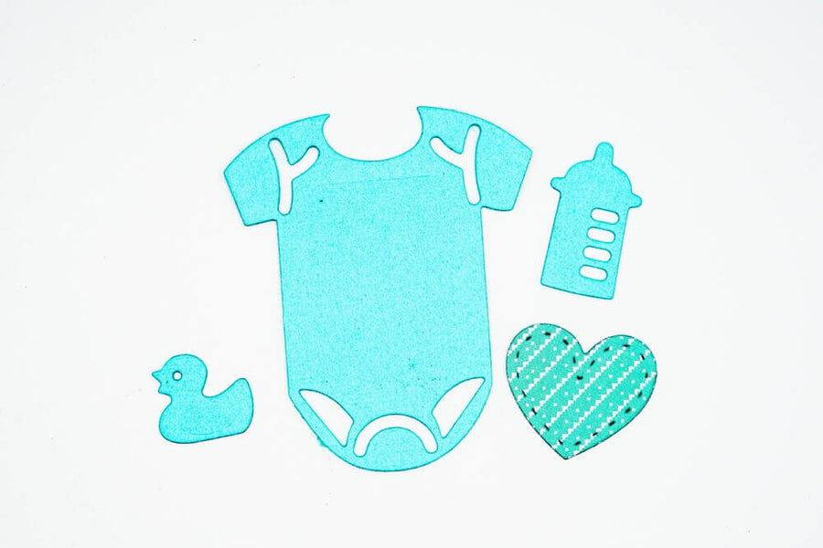 Größenangabe für Stanzschablone Baby Set mit Herz Flasche Ente und Strampler