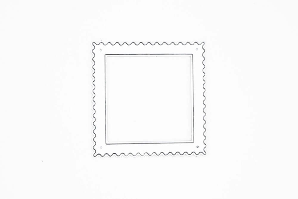 Die Stanzschablone: Briefmarke von Stanzenshop.de zeichnet sich durch einen unbedruckten, quadratischen Briefmarkenumriss mit wellenförmig perforiertem Rand aus - ideal für kreatives Scrapbooking oder zum Hervorheben Ihres Bastelergebnisses.