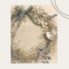 Die "Stanzschablone Fünf verschiedene Äste" von Stanzenshop.de bietet fünf einzigartige Zweigstanzen, ideal zum Basteln oder Scrapbooking. Abgebildet mit blauen Akzenten, einer Schleife aus gepunktetem Band und einem Herzanhänger auf neutralem Hintergrund.