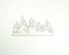 Die Stanzschablone "Landschaft aus Tannenbäumen" von Stanzenshop.de ist ideal fürs Basteln im Winter oder für festliche Karten und zeigt eine Metall-Stanzform mit Tannenbaum-Reihe auf weißem Hintergrund.