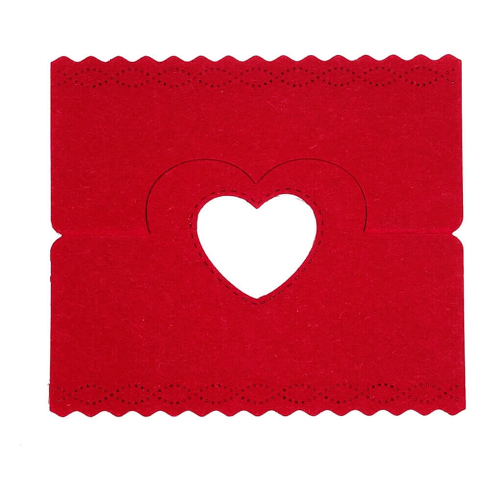 Eine rote Karte mit einem ausgeschnittenen Herz mithilfe einer Stanzschablone Verschluss mit Herzen von Stanzenshop.de.