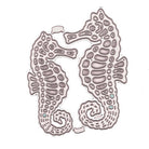Die Stanzschablone Zwei Seepferdchen von Stanzenshop.de zeigt zwei symmetrische Seepferdchen mit feinen Linien auf weißem Hintergrund-ideal zum Basteln oder Scrapbooking.